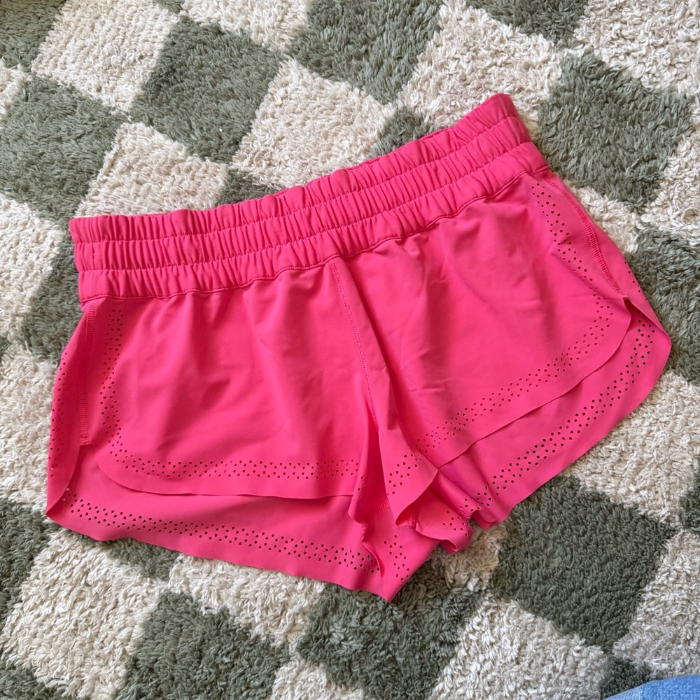 LULULEMON Swell Chaser Short (2”) — Lip Gloss / 8 (M)